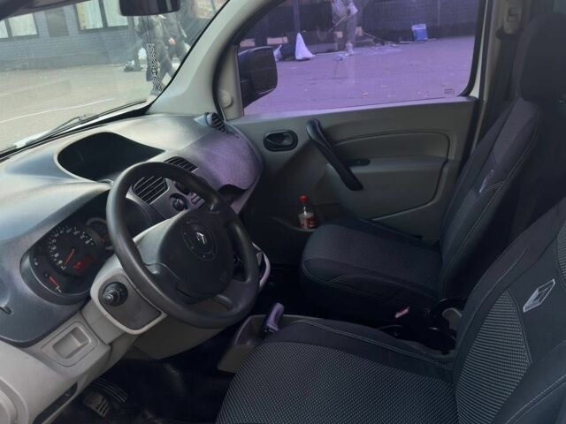 Білий Рено Кєнгу, об'ємом двигуна 0 л та пробігом 111 тис. км за 5000 $, фото 2 на Automoto.ua