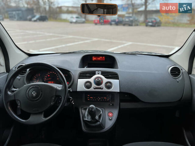 Белый Рено Кенгу, объемом двигателя 1.46 л и пробегом 179 тыс. км за 4999 $, фото 18 на Automoto.ua