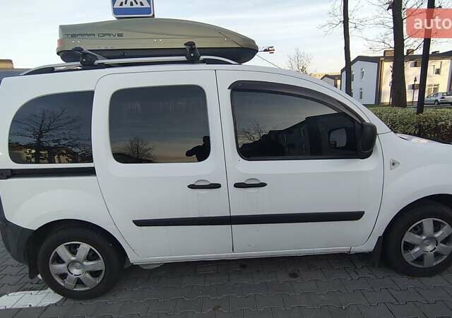 Белый Рено Кенгу, объемом двигателя 1.5 л и пробегом 286 тыс. км за 6000 $, фото 3 на Automoto.ua