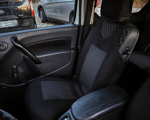 Білий Рено Кєнгу, об'ємом двигуна 1.46 л та пробігом 343 тис. км за 5900 $, фото 9 на Automoto.ua