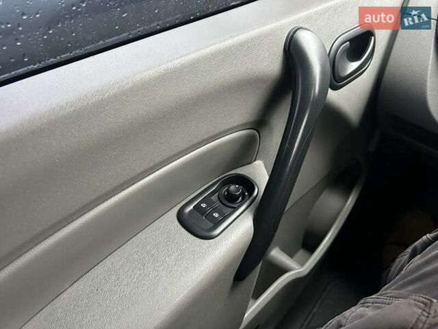 Білий Рено Кєнгу, об'ємом двигуна 1.46 л та пробігом 277 тис. км за 5500 $, фото 18 на Automoto.ua