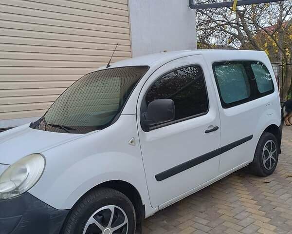 Рено Кєнгу 2011 у Чернігові на Automoto.ua Білий Рено Кєнгу, об'ємом двигуна 1.5 л та пробігом 240 тис. км за 4500 $, фото 7 на Automoto.ua