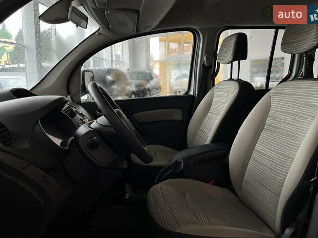 Білий Рено Кєнгу, об'ємом двигуна 1.46 л та пробігом 230 тис. км за 8000 $, фото 10 на Automoto.ua