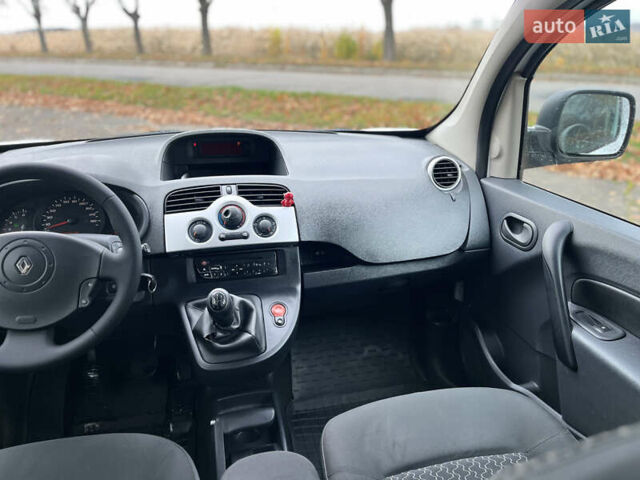 Белый Рено Кенгу, объемом двигателя 1.5 л и пробегом 288 тыс. км за 6350 $, фото 37 на Automoto.ua