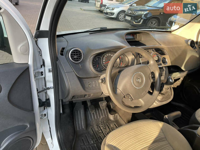 Белый Рено Кенгу, объемом двигателя 1.5 л и пробегом 223 тыс. км за 7450 $, фото 10 на Automoto.ua