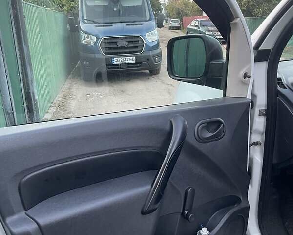 Белый Рено Кенгу, объемом двигателя 1.5 л и пробегом 350 тыс. км за 6050 $, фото 4 на Automoto.ua