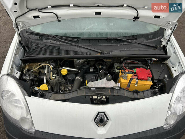 Білий Рено Кєнгу, об'ємом двигуна 1.46 л та пробігом 277 тис. км за 5500 $, фото 14 на Automoto.ua