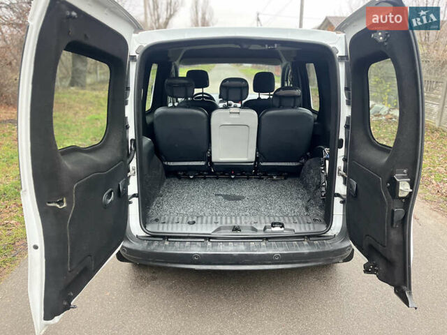 Білий Рено Кєнгу, об'ємом двигуна 1.5 л та пробігом 288 тис. км за 6300 $, фото 26 на Automoto.ua