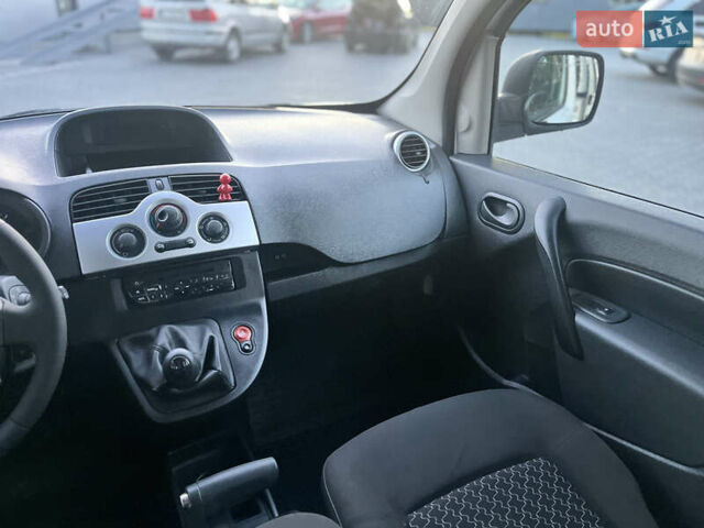 Білий Рено Кєнгу, об'ємом двигуна 1.5 л та пробігом 288 тис. км за 6600 $, фото 27 на Automoto.ua