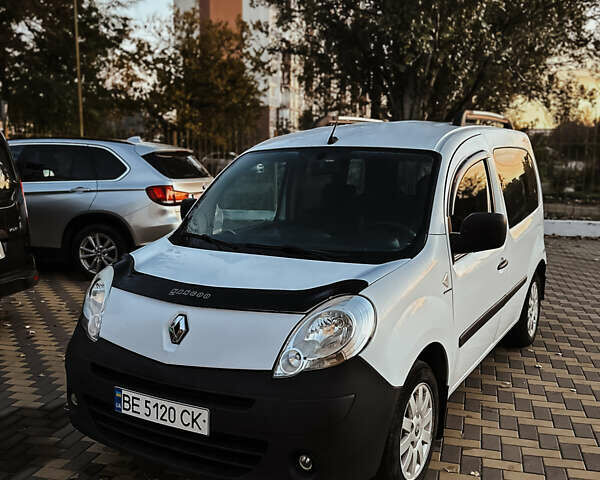 Білий Рено Кєнгу, об'ємом двигуна 1.46 л та пробігом 343 тис. км за 5900 $, фото 2 на Automoto.ua