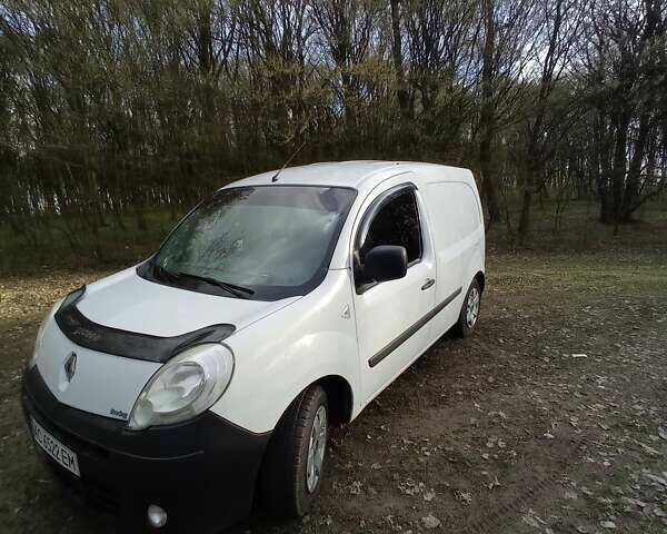 Белый Рено Кенгу, объемом двигателя 1.5 л и пробегом 370 тыс. км за 5100 $, фото 1 на Automoto.ua