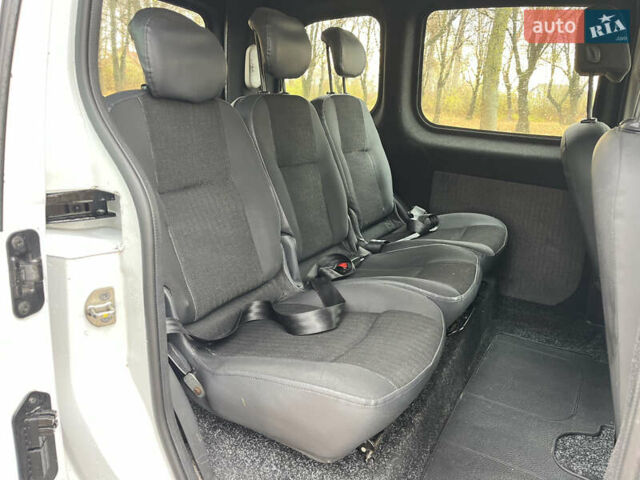 Белый Рено Кенгу, объемом двигателя 1.5 л и пробегом 288 тыс. км за 6350 $, фото 30 на Automoto.ua