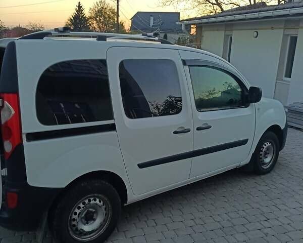 Рено Кенгу 2011 в Хмельницком на Automoto.ua Белый Рено Кенгу, объемом двигателя 1.5 л и пробегом 175 тыс. км за 6000 $, фото 4 на Automoto.ua