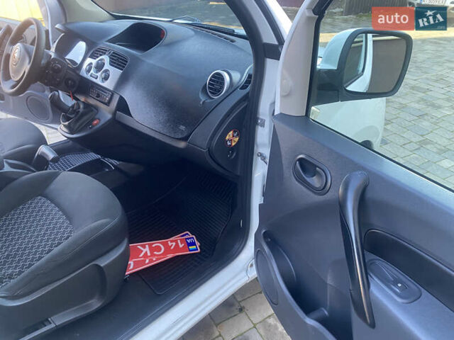 Белый Рено Кенгу, объемом двигателя 1.5 л и пробегом 223 тыс. км за 7600 $, фото 15 на Automoto.ua