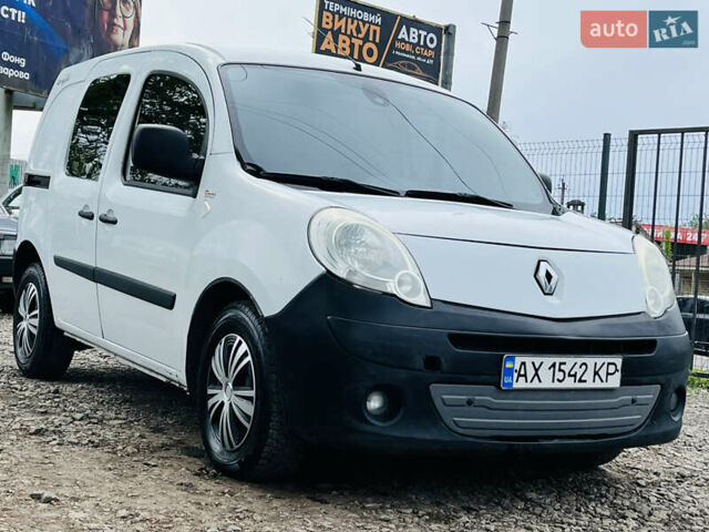 Белый Рено Кенгу, объемом двигателя 1.46 л и пробегом 228 тыс. км за 5000 $, фото 6 на Automoto.ua