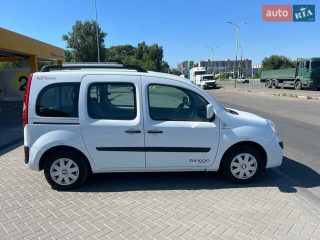 Белый Рено Кенгу, объемом двигателя 1.5 л и пробегом 237 тыс. км за 8400 $, фото 6 на Automoto.ua