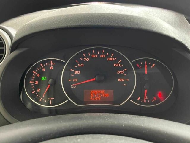 Белый Рено Кенгу, объемом двигателя 1.5 л и пробегом 230 тыс. км за 7600 $, фото 18 на Automoto.ua