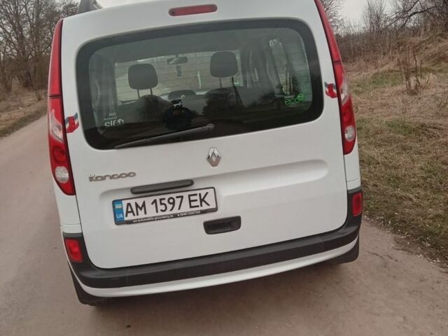 Білий Рено Кєнгу, об'ємом двигуна 1.46 л та пробігом 235 тис. км за 7600 $, фото 4 на Automoto.ua