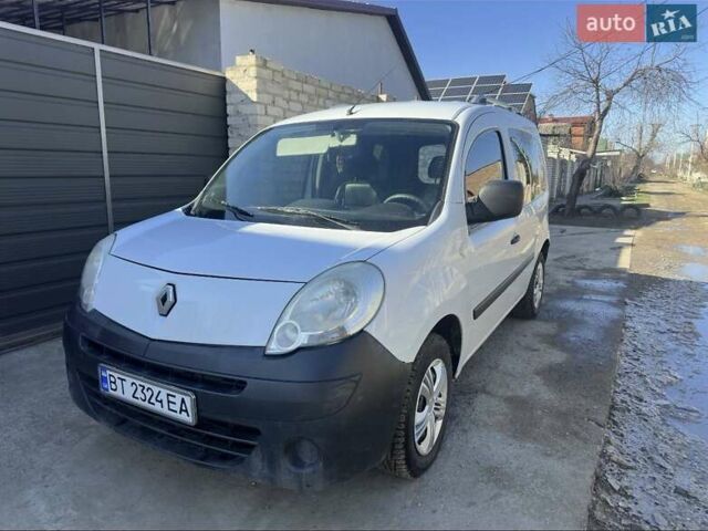 Рено Кєнгу 2011 у Херсоні на Automoto.ua Білий Рено Кєнгу, об'ємом двигуна 1.46 л та пробігом 298 тис. км за 6500 $, фото 1 на Automoto.ua