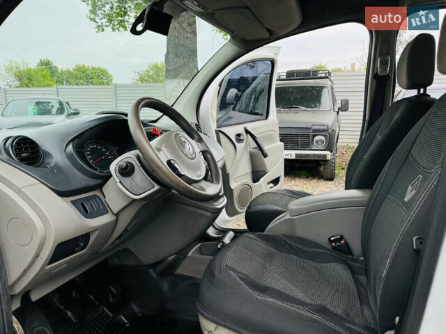 Белый Рено Кенгу, объемом двигателя 1.46 л и пробегом 228 тыс. км за 5000 $, фото 10 на Automoto.ua