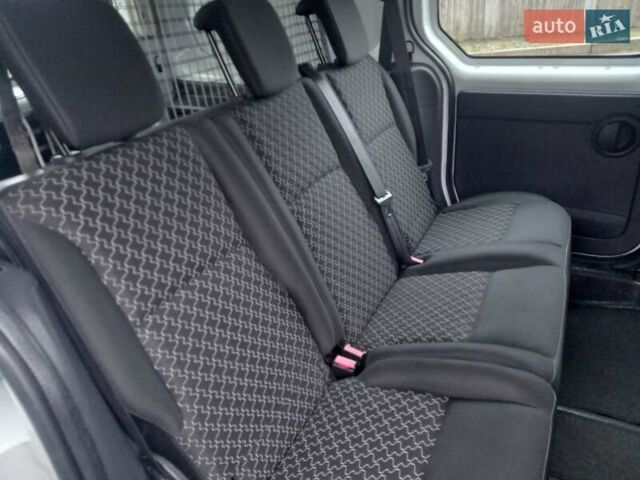 Белый Рено Кенгу, объемом двигателя 1.5 л и пробегом 180 тыс. км за 8999 $, фото 12 на Automoto.ua