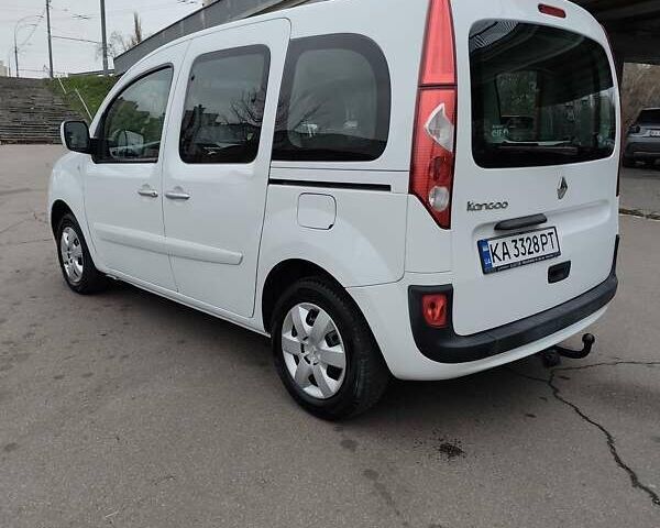 Белый Рено Кенгу, объемом двигателя 1.5 л и пробегом 195 тыс. км за 7929 $, фото 5 на Automoto.ua