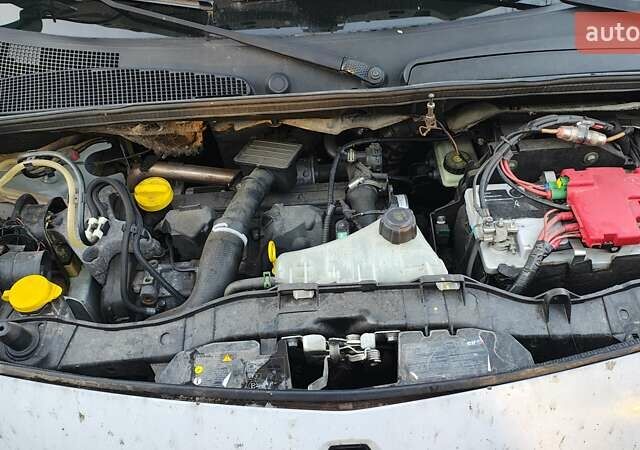 Белый Рено Кенгу, объемом двигателя 1.5 л и пробегом 286 тыс. км за 6000 $, фото 23 на Automoto.ua