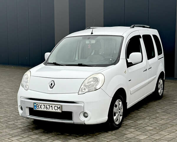 Белый Рено Кенгу, объемом двигателя 1.5 л и пробегом 270 тыс. км за 6499 $, фото 1 на Automoto.ua