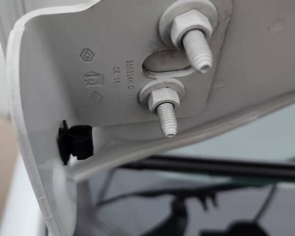 Белый Рено Кенгу, объемом двигателя 1.5 л и пробегом 195 тыс. км за 7929 $, фото 57 на Automoto.ua