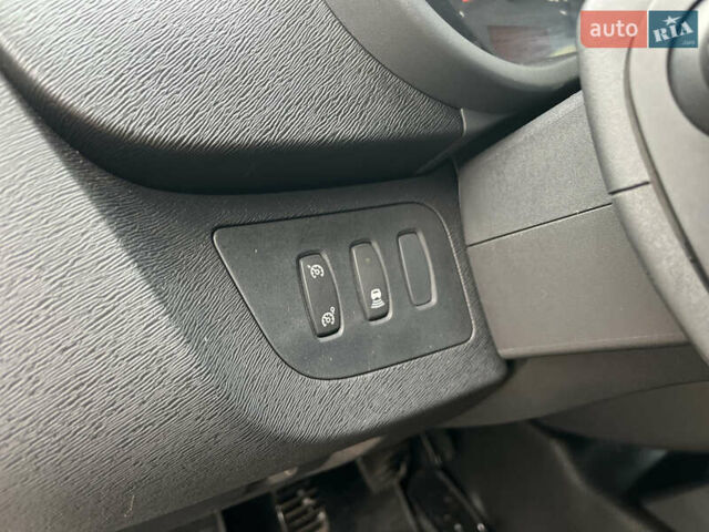 Белый Рено Кенгу, объемом двигателя 1.5 л и пробегом 288 тыс. км за 6350 $, фото 22 на Automoto.ua