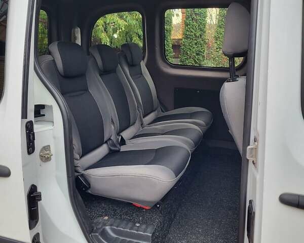 Рено Кєнгу 2011 у Смеле на Automoto.ua Білий Рено Кєнгу, об'ємом двигуна 1.46 л та пробігом 353 тис. км за 4750 $, фото 1 на Automoto.ua