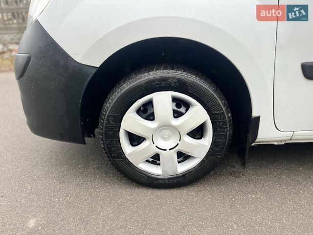 Білий Рено Кєнгу, об'ємом двигуна 1.5 л та пробігом 288 тис. км за 6300 $, фото 3 на Automoto.ua