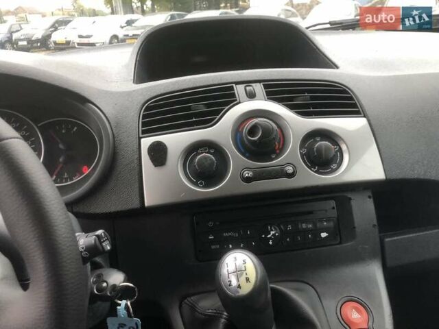 Белый Рено Кенгу, объемом двигателя 1.5 л и пробегом 189 тыс. км за 7650 $, фото 7 на Automoto.ua