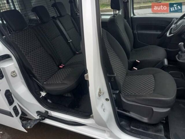 Белый Рено Кенгу, объемом двигателя 1.5 л и пробегом 180 тыс. км за 8999 $, фото 13 на Automoto.ua