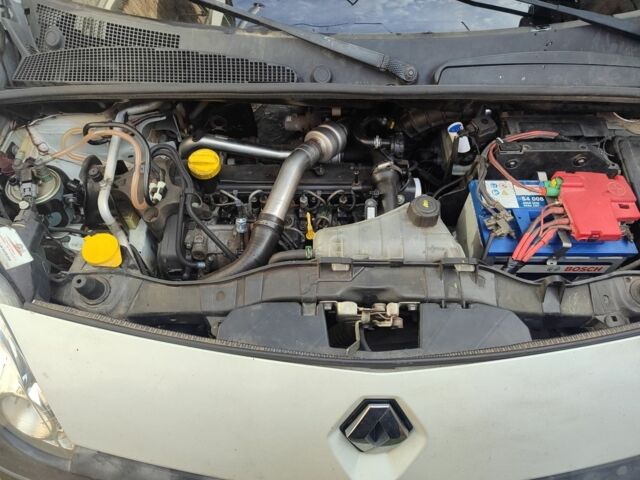 Белый Рено Кенгу, объемом двигателя 0 л и пробегом 380 тыс. км за 3900 $, фото 3 на Automoto.ua