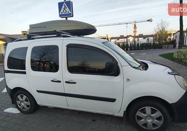 Белый Рено Кенгу, объемом двигателя 1.5 л и пробегом 286 тыс. км за 6000 $, фото 2 на Automoto.ua