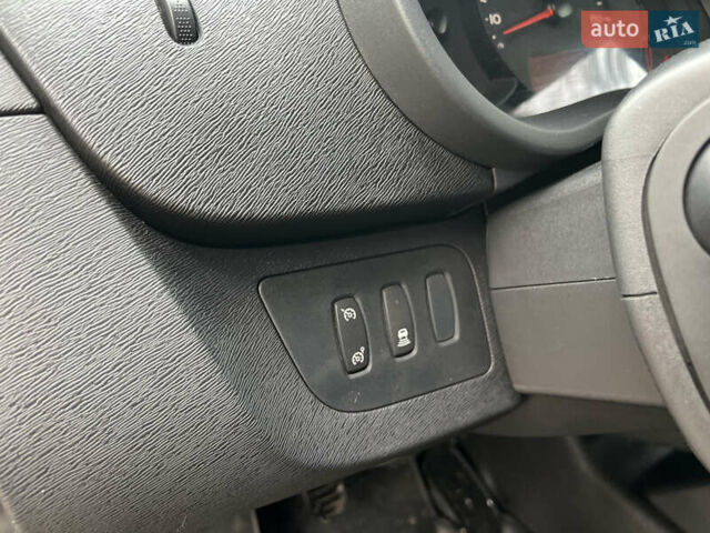 Белый Рено Кенгу, объемом двигателя 1.5 л и пробегом 288 тыс. км за 6350 $, фото 23 на Automoto.ua