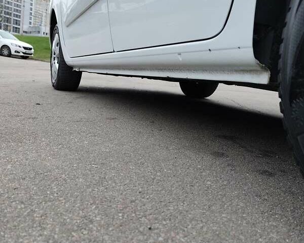 Белый Рено Кенгу, объемом двигателя 1.5 л и пробегом 195 тыс. км за 7929 $, фото 14 на Automoto.ua