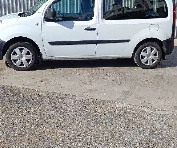 Рено Кєнгу 2011 у Одесі на Automoto.ua Білий Рено Кєнгу, об'ємом двигуна 1.5 л та пробігом 3 тис. км за 6800 $, фото 5 на Automoto.ua