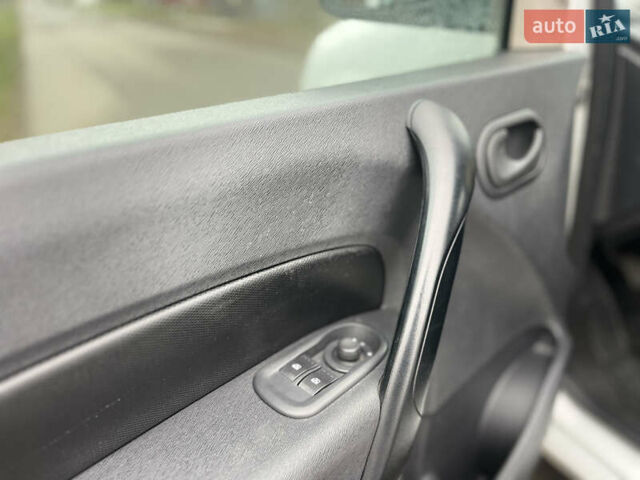 Білий Рено Кєнгу, об'ємом двигуна 1.5 л та пробігом 288 тис. км за 6300 $, фото 20 на Automoto.ua