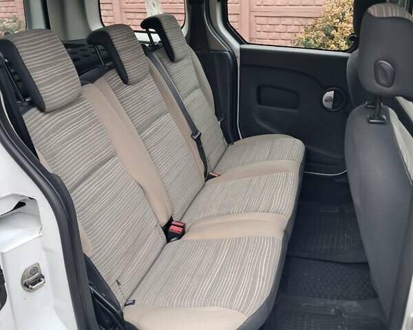 Белый Рено Кенгу, объемом двигателя 1.46 л и пробегом 279 тыс. км за 7700 $, фото 13 на Automoto.ua