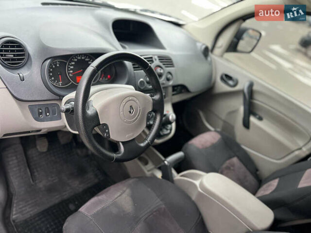 Білий Рено Кєнгу, об'ємом двигуна 1.46 л та пробігом 218 тис. км за 5800 $, фото 9 на Automoto.ua