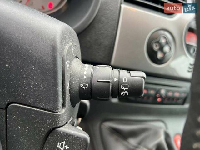Білий Рено Кєнгу, об'ємом двигуна 1.5 л та пробігом 193 тис. км за 8390 $, фото 22 на Automoto.ua