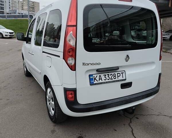 Белый Рено Кенгу, объемом двигателя 1.5 л и пробегом 195 тыс. км за 7929 $, фото 6 на Automoto.ua