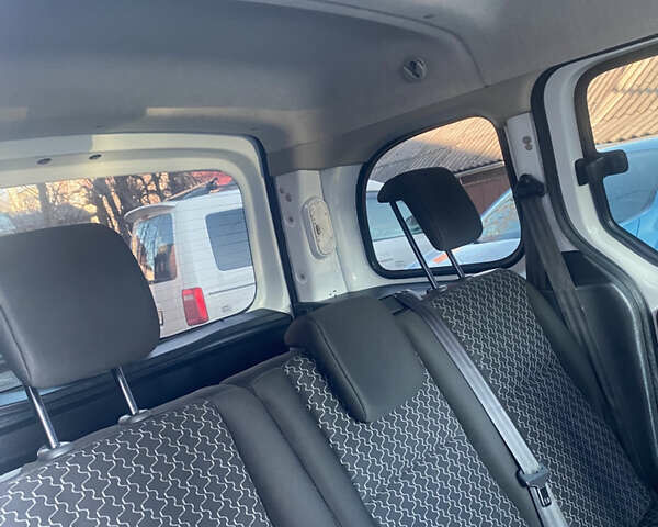 Белый Рено Кенгу, объемом двигателя 1.5 л и пробегом 223 тыс. км за 7450 $, фото 17 на Automoto.ua