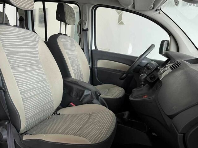 Белый Рено Кенгу, объемом двигателя 1.5 л и пробегом 230 тыс. км за 7600 $, фото 8 на Automoto.ua