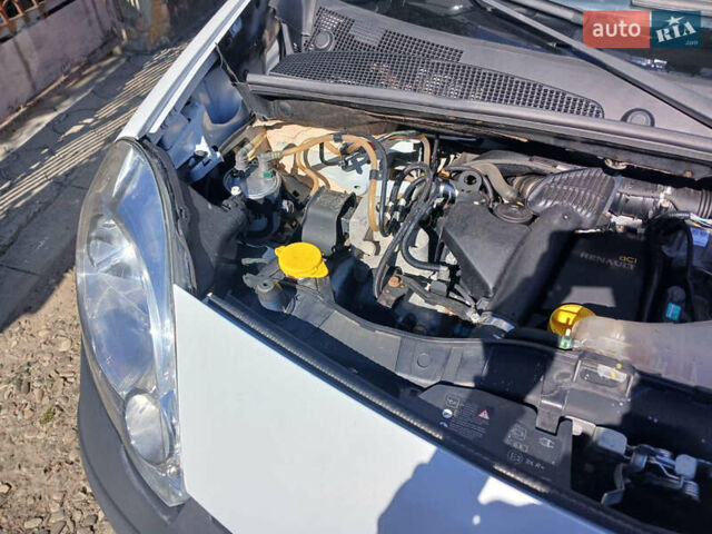 Білий Рено Кєнгу, об'ємом двигуна 1.5 л та пробігом 350 тис. км за 5200 $, фото 6 на Automoto.ua