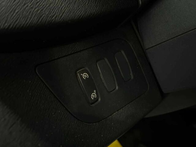 Белый Рено Кенгу, объемом двигателя 1.5 л и пробегом 230 тыс. км за 7600 $, фото 12 на Automoto.ua