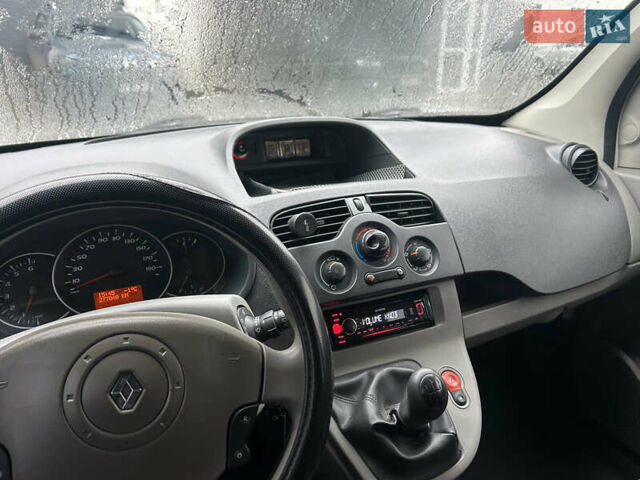 Білий Рено Кєнгу, об'ємом двигуна 1.46 л та пробігом 277 тис. км за 5500 $, фото 16 на Automoto.ua
