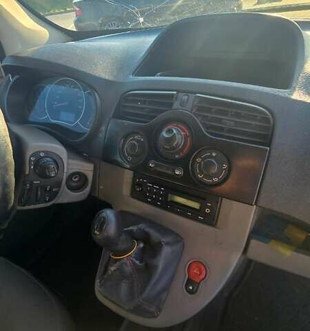 Белый Рено Кенгу, объемом двигателя 1.46 л и пробегом 254 тыс. км за 5200 $, фото 1 на Automoto.ua